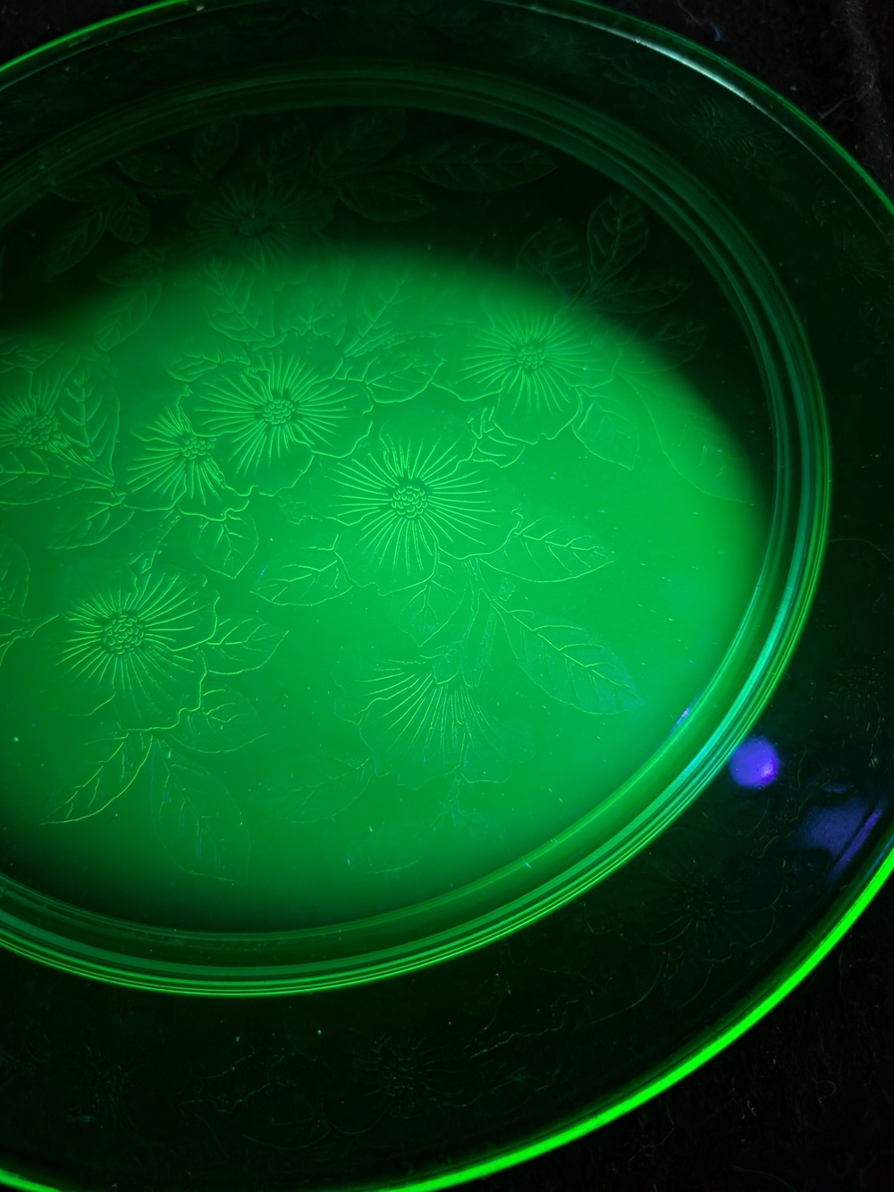 2/80$ Vintage Green uranium Floral Glass Serving Plate - Picture 3 of 5